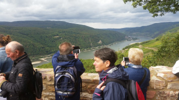 Blick vom Niederwald in das Rheintal bei Assmannshausen