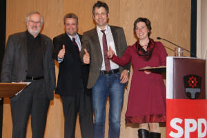 Sie wollen die Aufbruchsstimmung der SPD weitertragen: Bundestagskandidat Christian Nürnberger, stellv. Vorsitzender der BayernSPD, Dr. Thomas Beyer, Bezirkskandidat Michael Groß und Unterbezirksvorsitzende Martina Baumann.