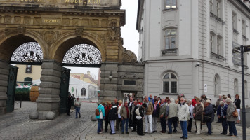 Start der Besichtigung der Brauerei "Pilsener Urquell" am historischen Brauereitor