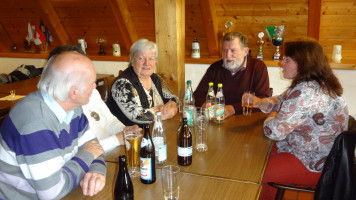 ehemaliger Ortsvereinsvorsitzender Manfred Schwendtner, Annelies und Michael Förthner, Brigitte Großner