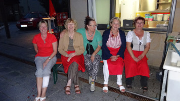 Zufriedene Helfer am Abend: Petra Schöpfer, Leiterin der aktiven Senioren Waltraud Neugebauer, Renate Lepsinger, 2. Bürgermeisterin Jenny Nyenhuis, Gemeinderätin Ulrike Vetter