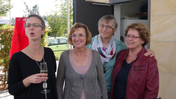 Frauke Schimmang, Sabine Schedel, Olga Gottschalk und Bärbel Winkler freuen sich über den zahalreichen Besuch