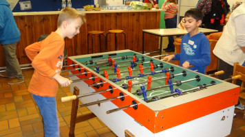 Auch beim Kickern war immer Hochbetrieb