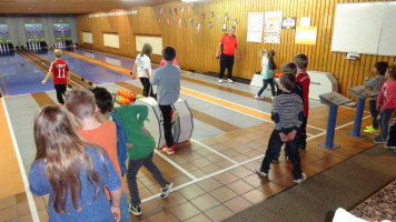 Die Kinder waren voll Begeisterung beim nachmittäglichen Kegeln