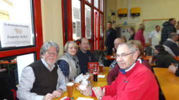 Der Vorsitzende der Feuerwehr Lindelburg, unser Genosse Bernd Haslinger freute sich auf den Besuch der 2. Bürgermeisterin Jenny Nyenhuis und Ortsvereinsvorsitzenden Manfred Neugebauer