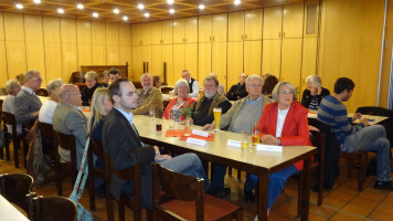 Unter den Besuchern Kreistags-Fraktionssprecher Alexander Horlamus, ehem. GR Michael Förthner, Altbürgermeister Frister, 2. Bürgermeisterin Jenny Nyenhuis und ehem. GR Monika Brandmann