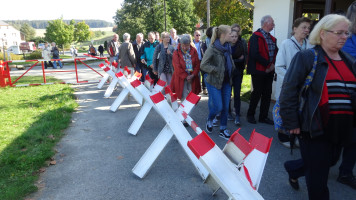 Der Museumseingang ist - wie an der früheren Grenze - mit Sperren blockiert: ein nachdenklicher Eindruck