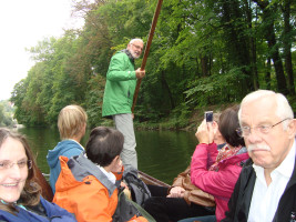 Ulli Gerischer als Stocherkahnfahrer