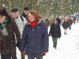 Viele Bürgerinnen und Bürger hatten sich der Wanderung angeschlossen