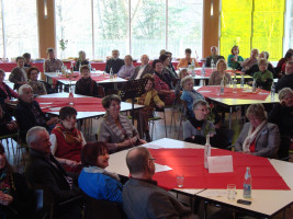 Viele interessierte ZuhörerInnen in der Bürgerhalle