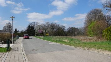 Die Brunnenstraße in Lindelburg