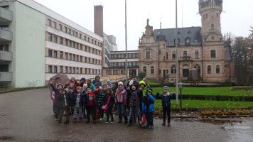 Nach dem Mittagessen im Faberschloss