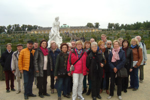 Blick aus dem großen Schlossgarten auf das Schloss Sanssouci