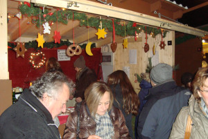 Der SPD-Stand auf dem Weihnachtsmarkt war immer von Interessenten umlagert.