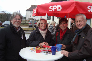 Ortsvereinsvorsitzender Manfred Neugebauer, Fraktionssprecherin Jenny Nyenhuis, Unterbezirksvorsitzende Martina Baumann, stellv. Landrat Norbert Reh