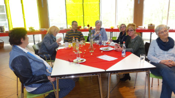 Die Besucher ließen sich das Essen schmecken