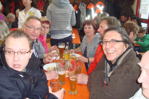 Alexander Meier, Bürgermeister Bernd Ernstberger, Ulrike Vetter, Inge Ernstberger, Thomas Kellermann und Herbert Großner