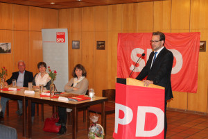 SPD Landesvorsitzender Florian Pronold stellte die wichtigen Weichenstellungen der SPD in der Großen Koalition in den Vordergrund