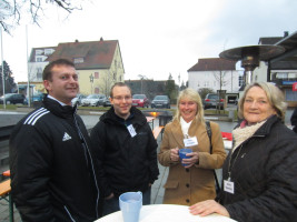 Fraktionssprecherin Jenny Nyenhuis, Gemeinderatskandidatin Petra Schöpfer und Gemeinderatskandidat Alexander Meier (v.r.n.l.)