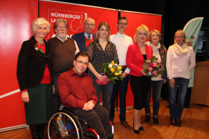 Die Schwarzenbrucker Delegierten freuen sich mit den SPD-Kandidaten Jens Bürkle (3.v.l.), Iris Plattmeier (anschl.r.), Lukas Ott und Andrea Lipka über die erfolgreiche Nominierung