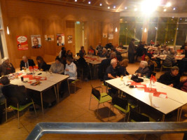 Die Bürgermeisterkandidaten der SPD aus dem Landkreis präsentierten sich mit ihren Plakaten in der Bürgerhalle