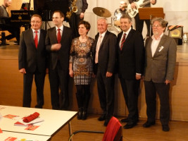 Bürgermeister Bernd Ernstberger, Landratskandidat Alexander Horlamus, Martina Baummann, stellv. Landrat Norbert Reh, Fraktionssprecher Thomas Beyer und OV-Vorsitzender Manfred Neugebauer